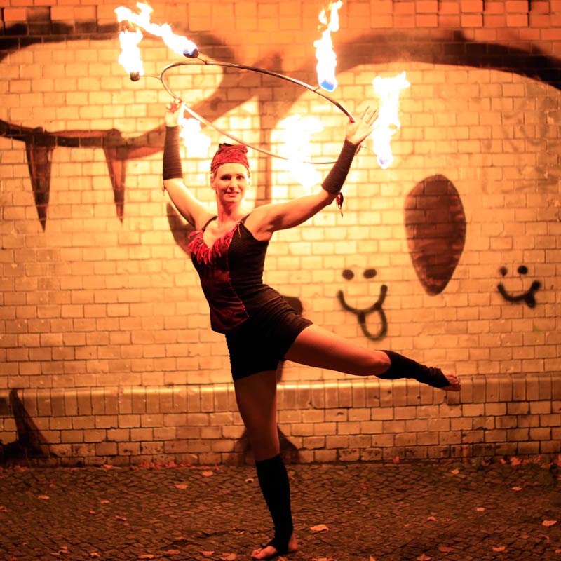 Mariann Engels | Seilartistik | Programm 'Feuershow'